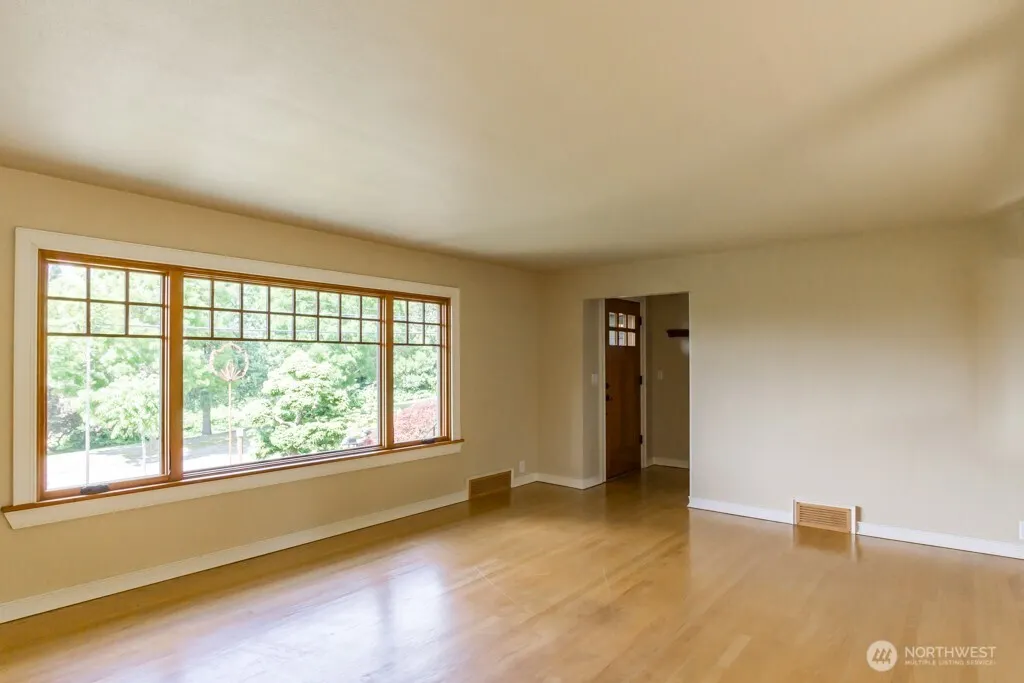 2115 N 92nd Street , Seattle, WA 98103