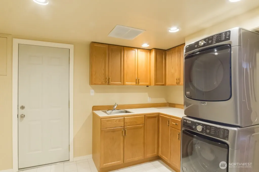 2115 N 92nd Street , Seattle, WA 98103