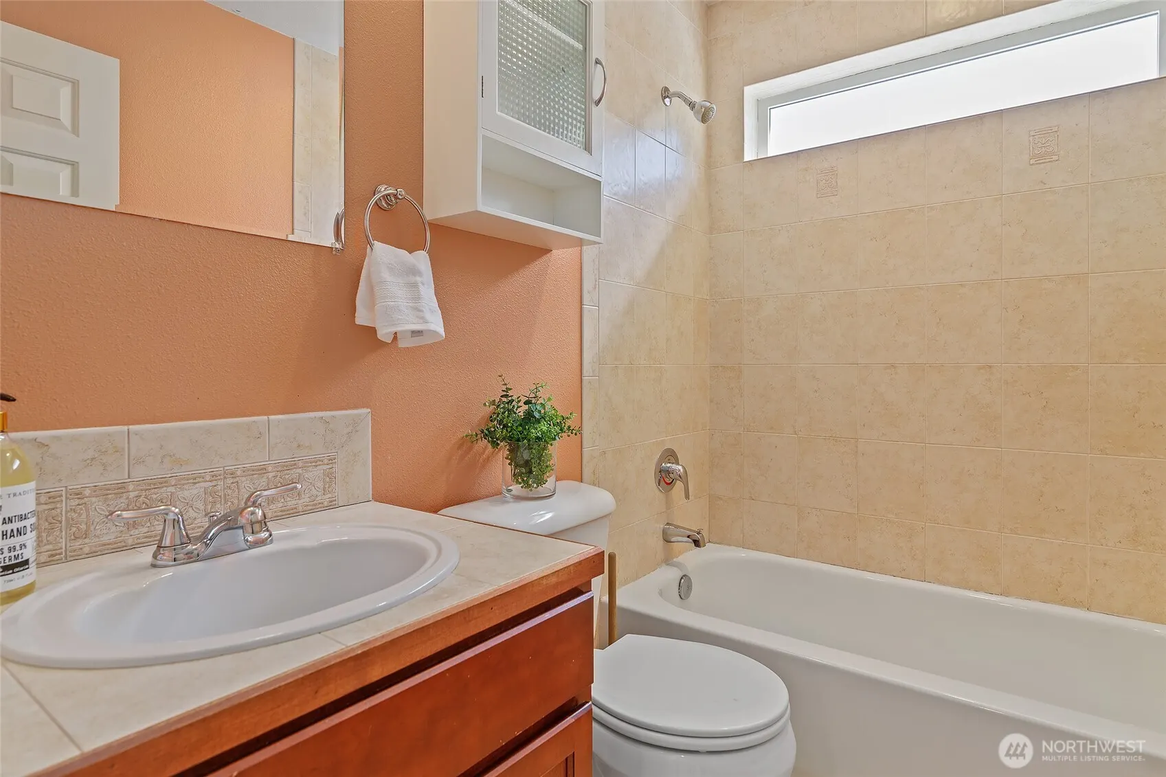 5909 40th Avenue SW #A, Seattle, WA 98136