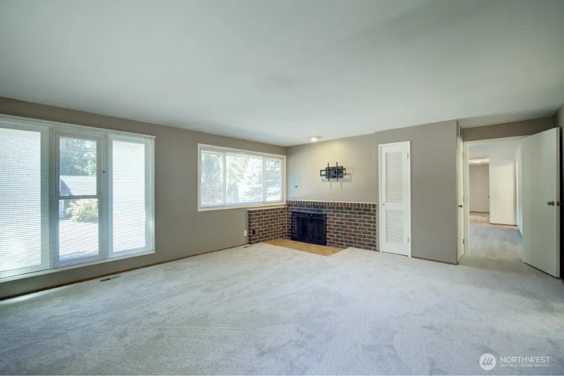10550 NE 137th Place , Kirkland, WA 98034
