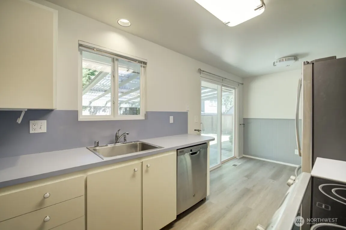 10550 NE 137th Place , Kirkland, WA 98034