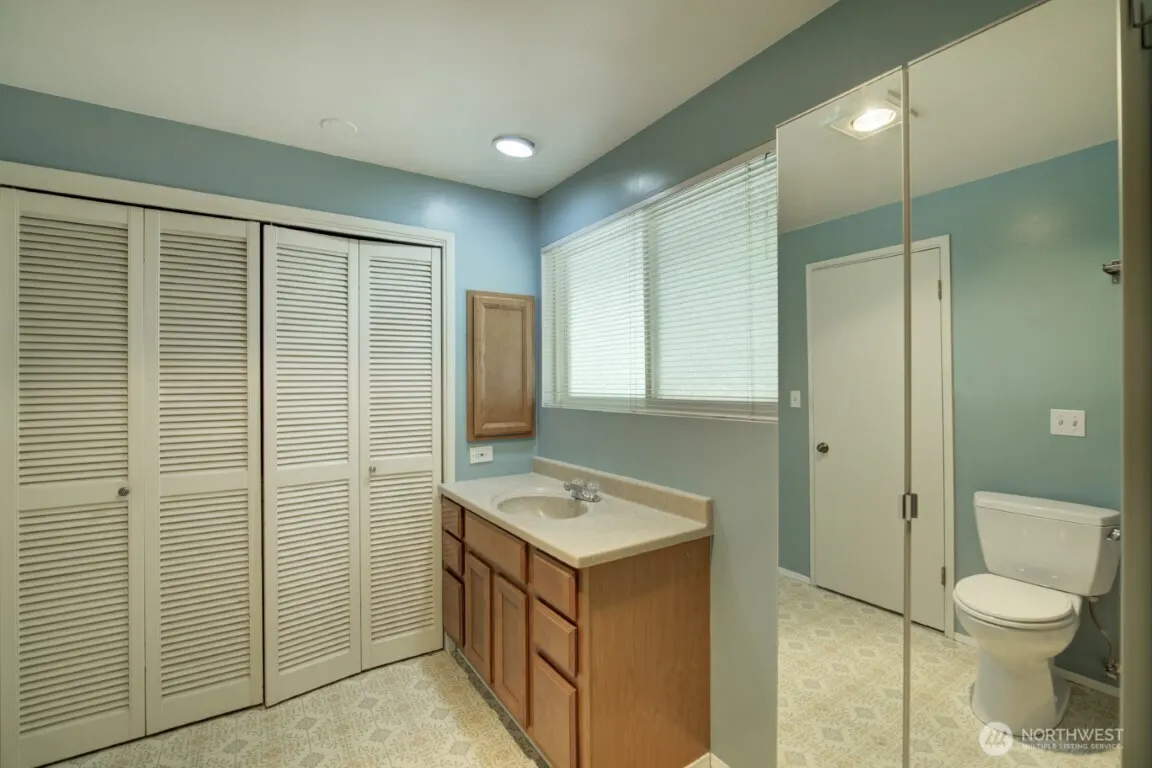 10550 NE 137th Place , Kirkland, WA 98034