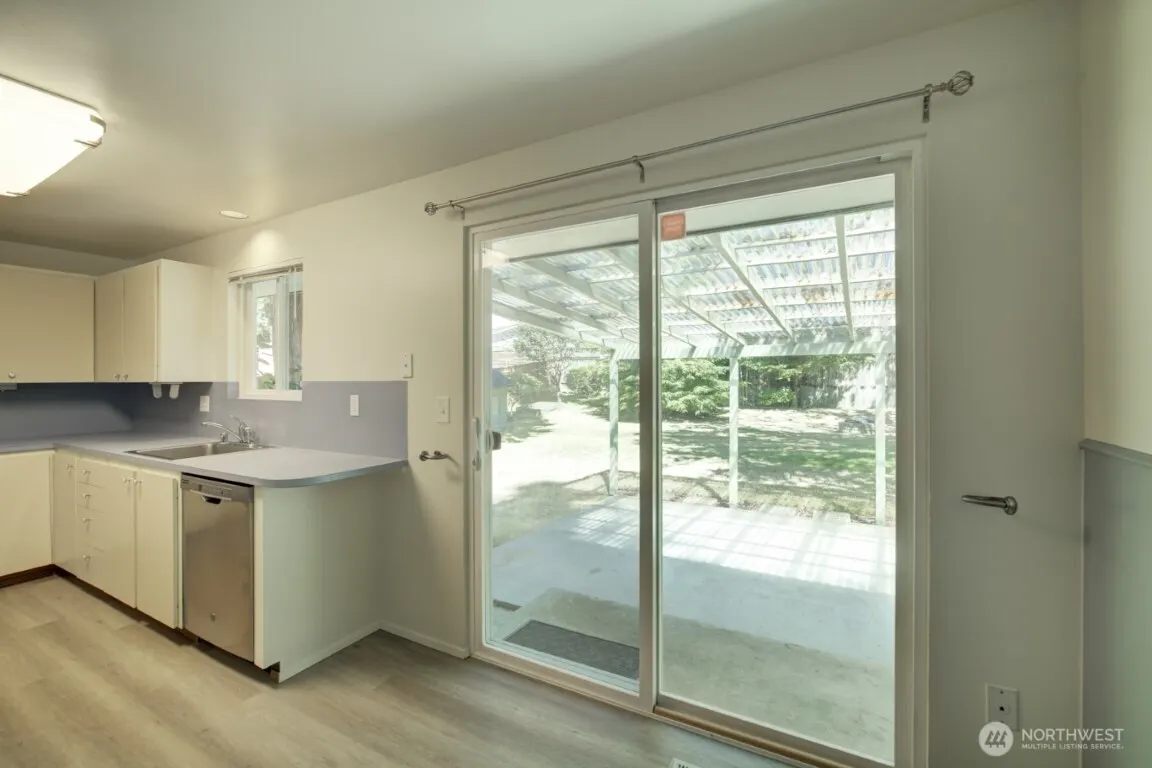 10550 NE 137th Place , Kirkland, WA 98034