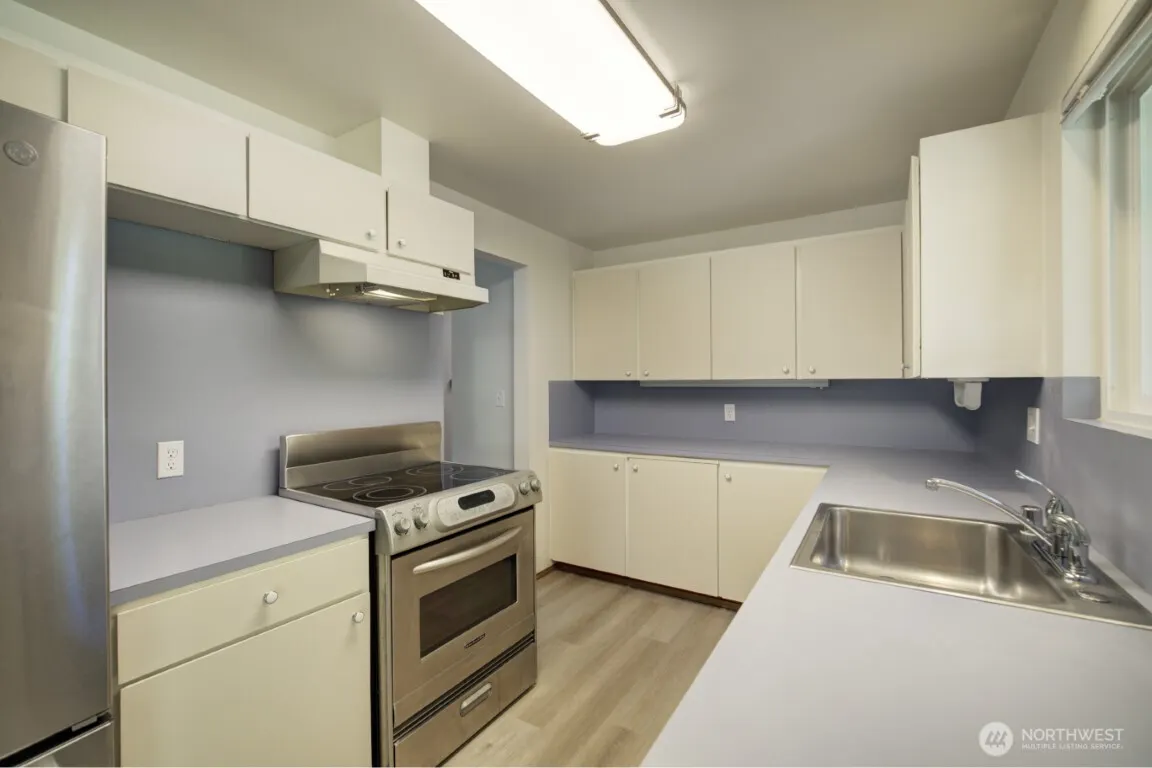 10550 NE 137th Place , Kirkland, WA 98034