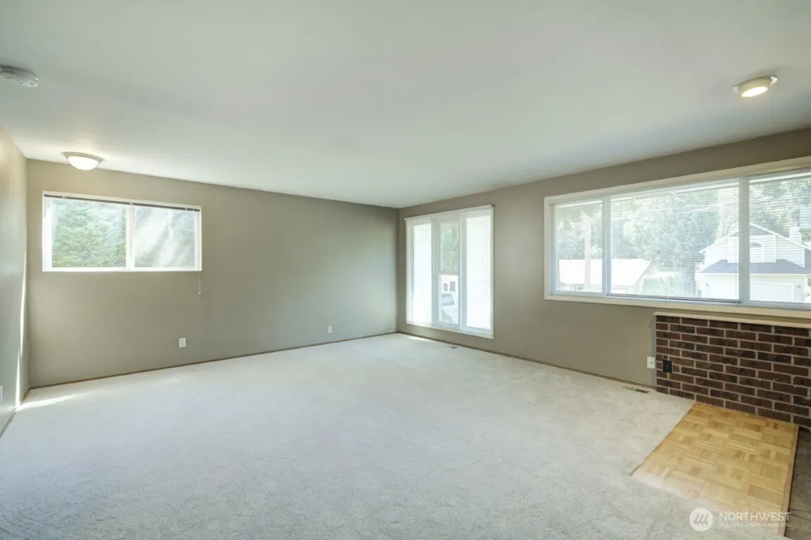 10550 NE 137th Place , Kirkland, WA 98034