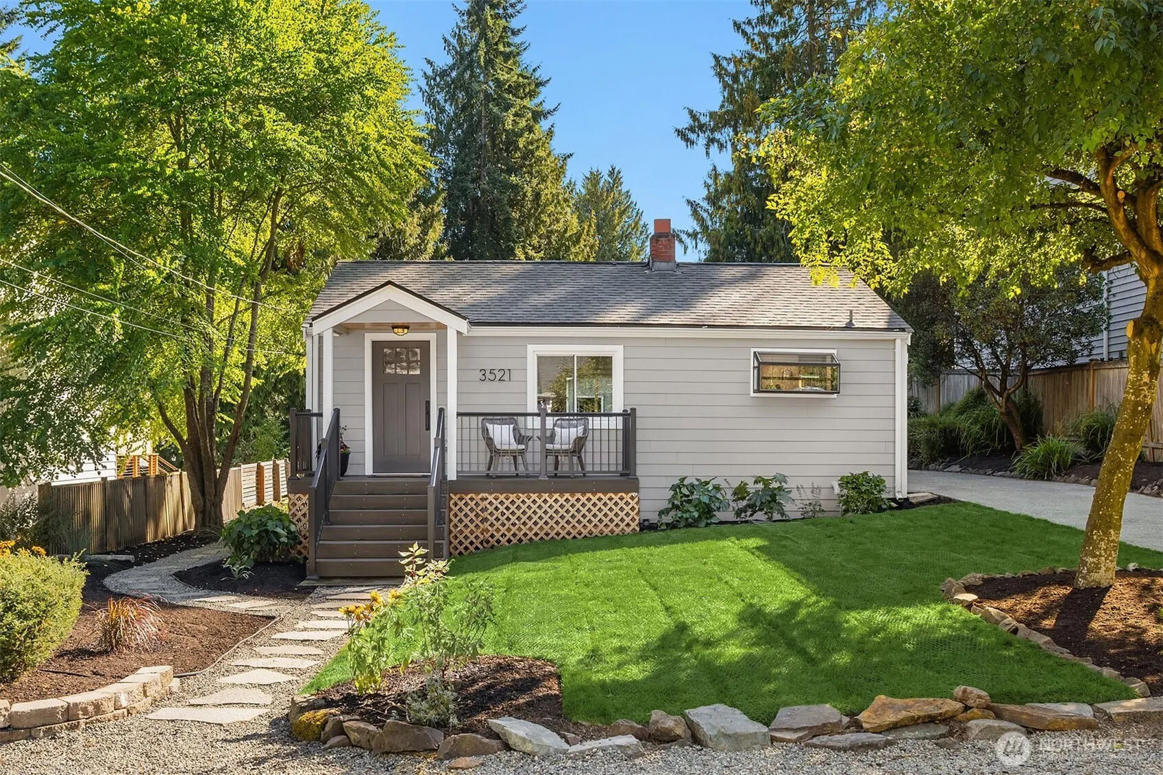 3521 NE 92nd Street , Seattle, WA 98115