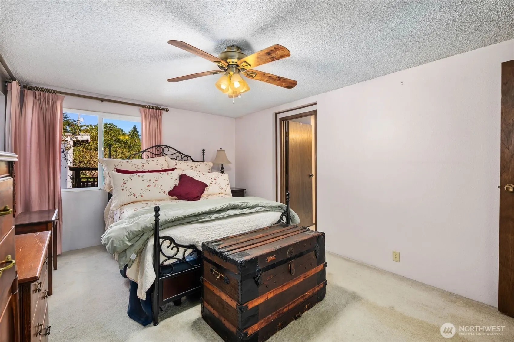 23708 Locust Way #13B, Bothell, WA 98021