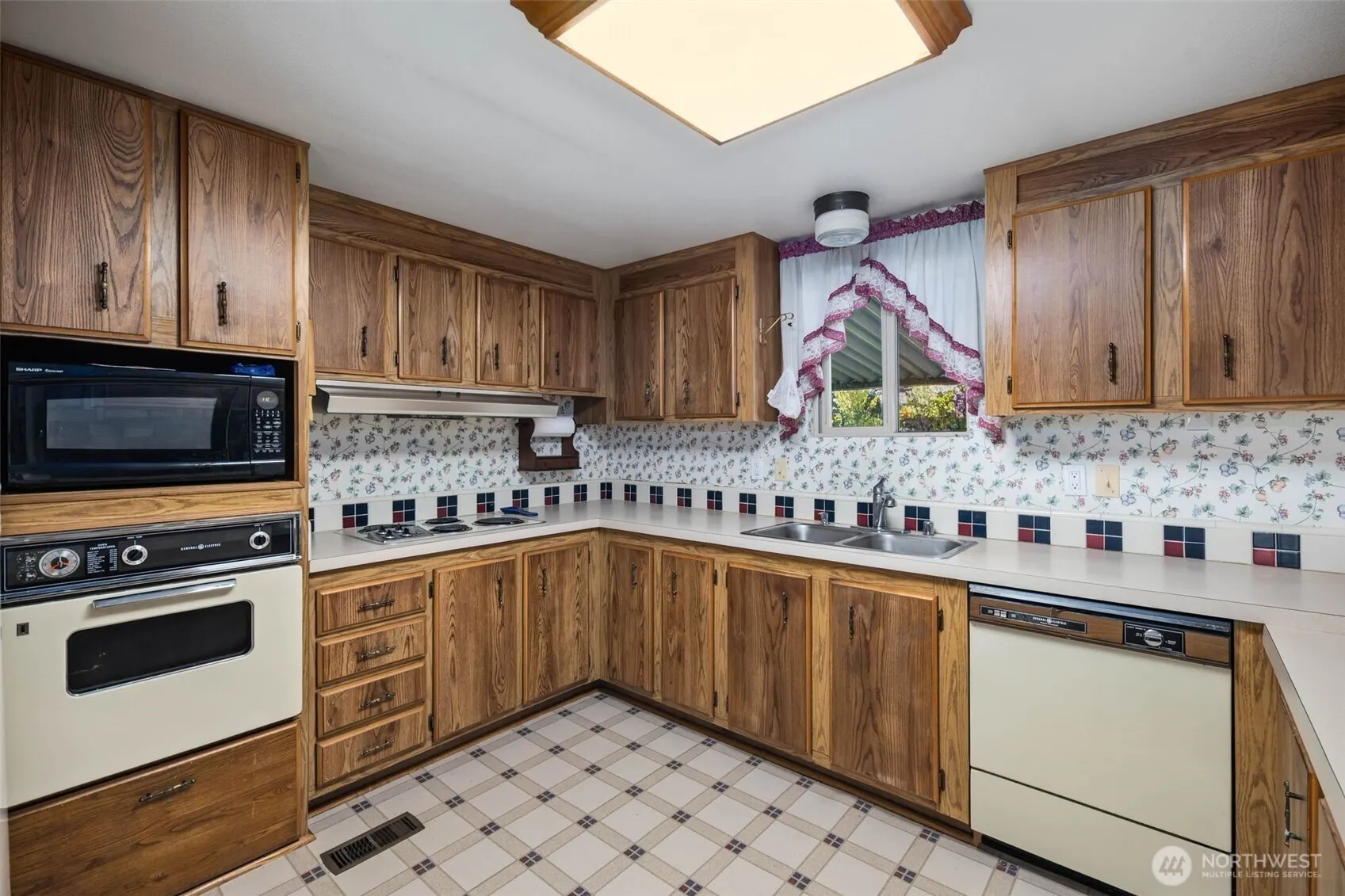 23708 Locust Way #13B, Bothell, WA 98021