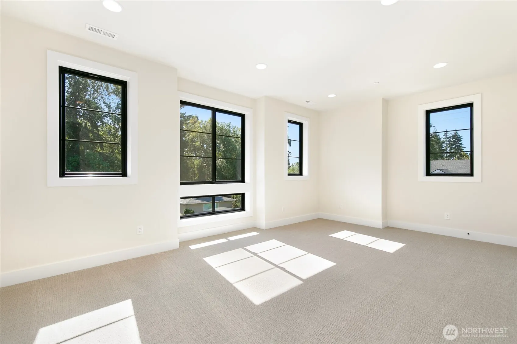12408 NE 3rd Place , Bellevue, WA 98004