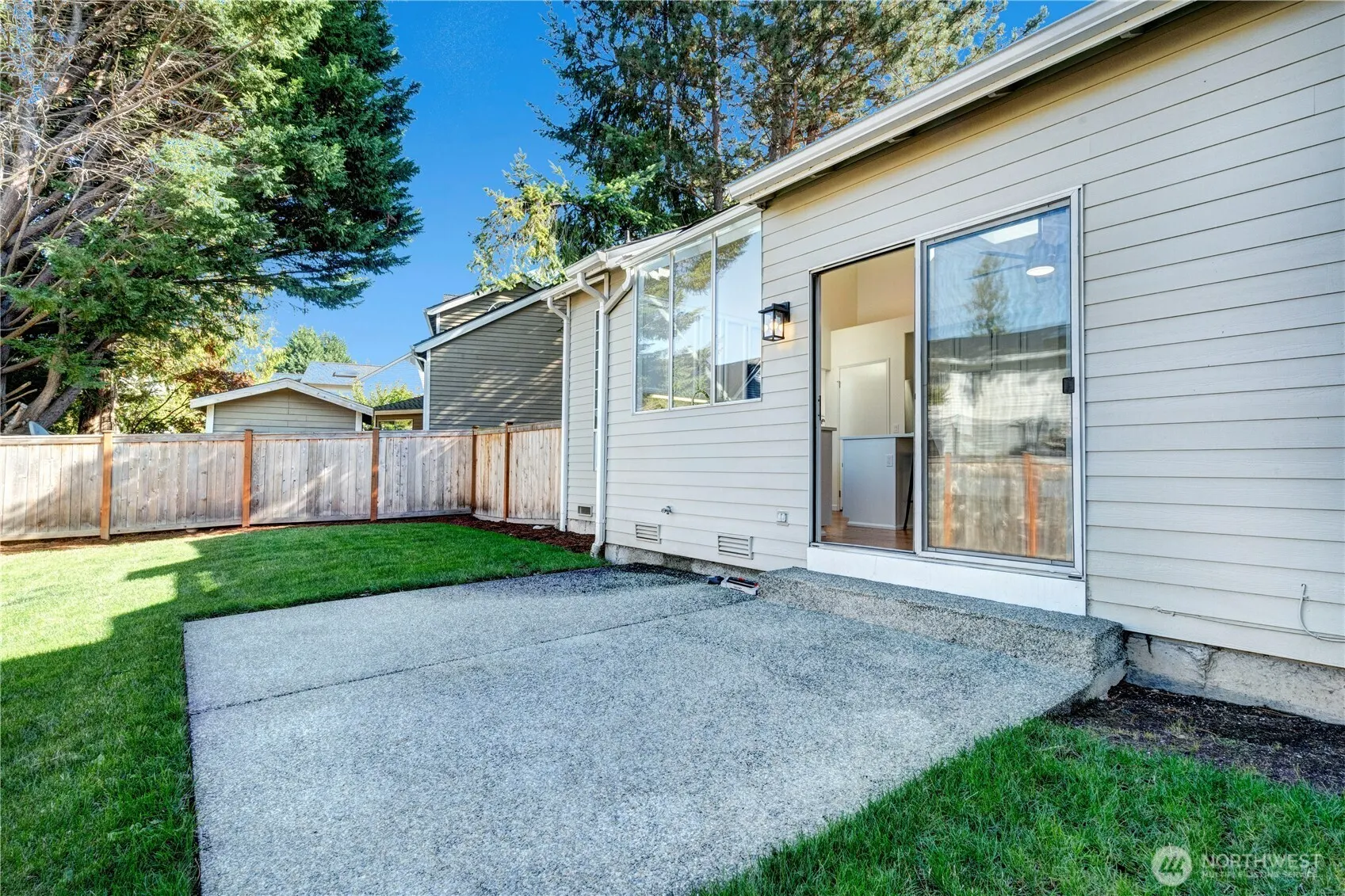 25760 SE 40th Street , Sammamish, WA 98029