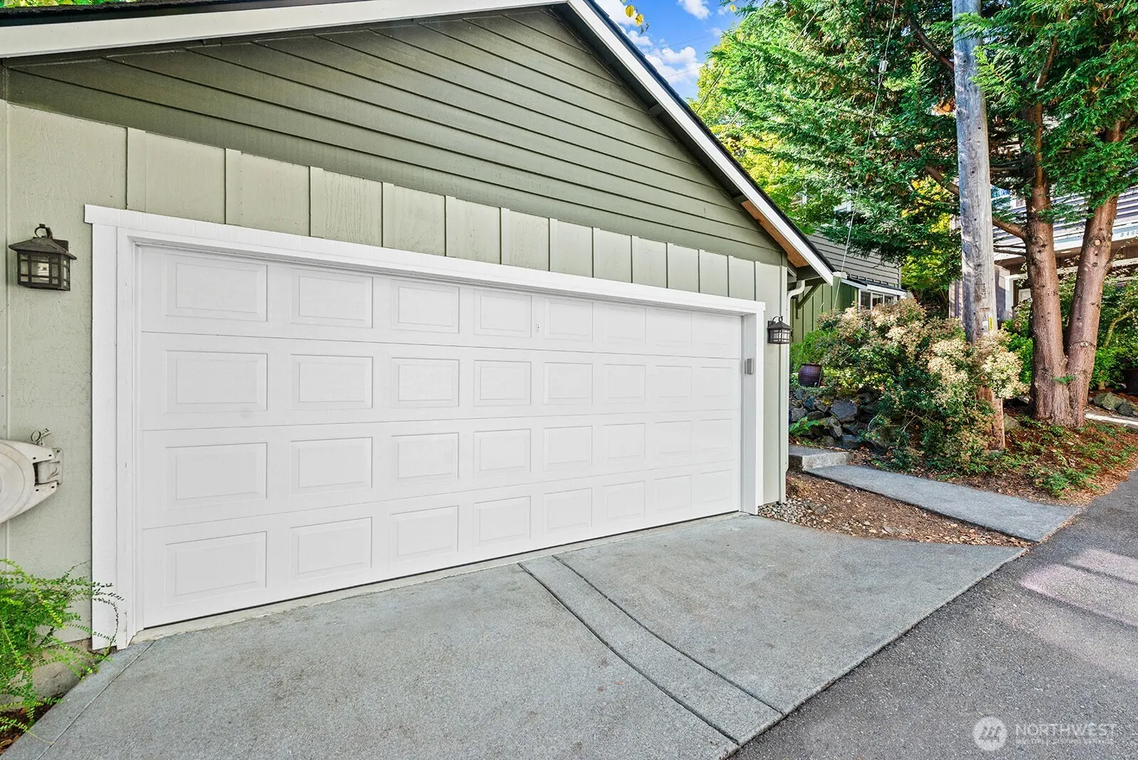 2490 SW Webster Street , Seattle, WA 98106