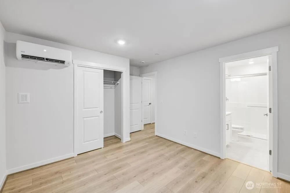 13216 NE 127th Court #E, Kirkland, WA 98034