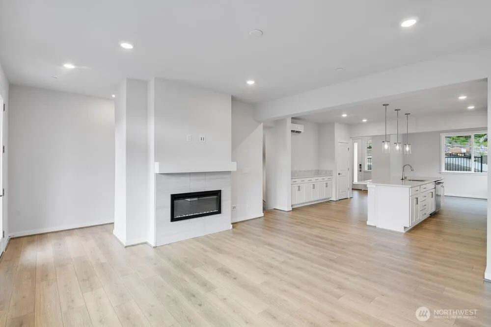 13216 NE 127th Court #E, Kirkland, WA 98034