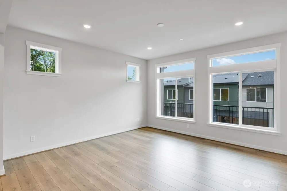 13216 NE 127th Court #E, Kirkland, WA 98034