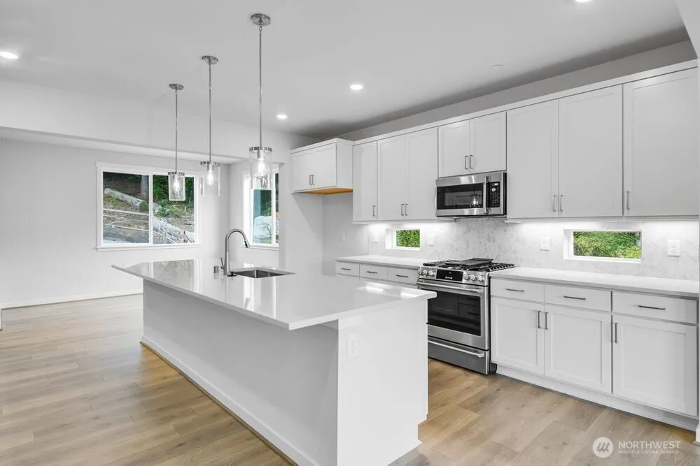 13216 NE 127th Court #E, Kirkland, WA 98034