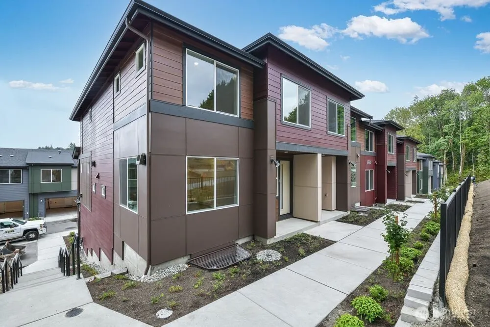 13216 NE 127th Court #E, Kirkland, WA 98034