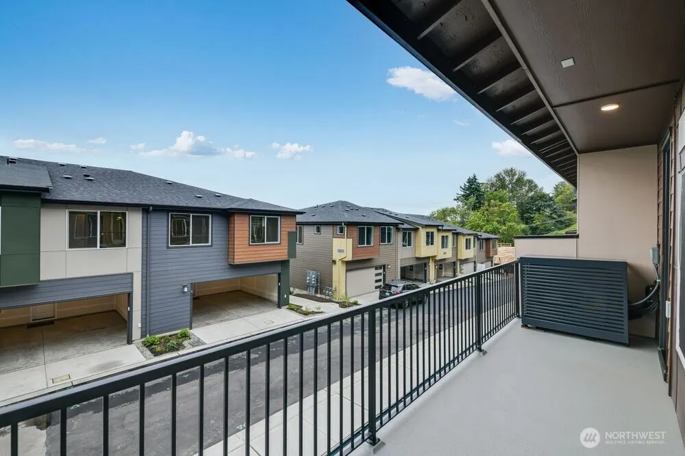 13216 NE 127th Court #E, Kirkland, WA 98034