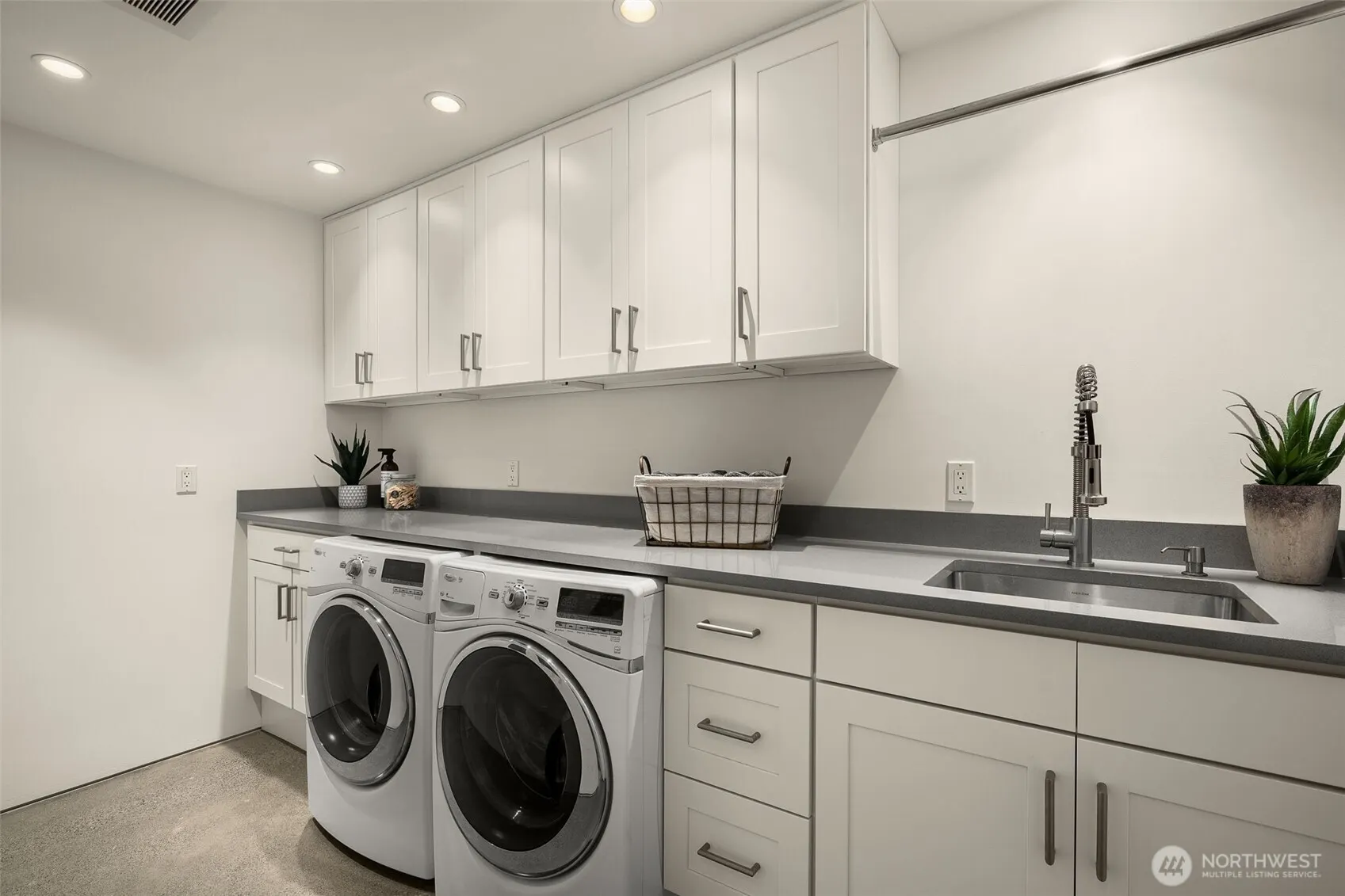 417 Ward Street , Seattle, WA 98109