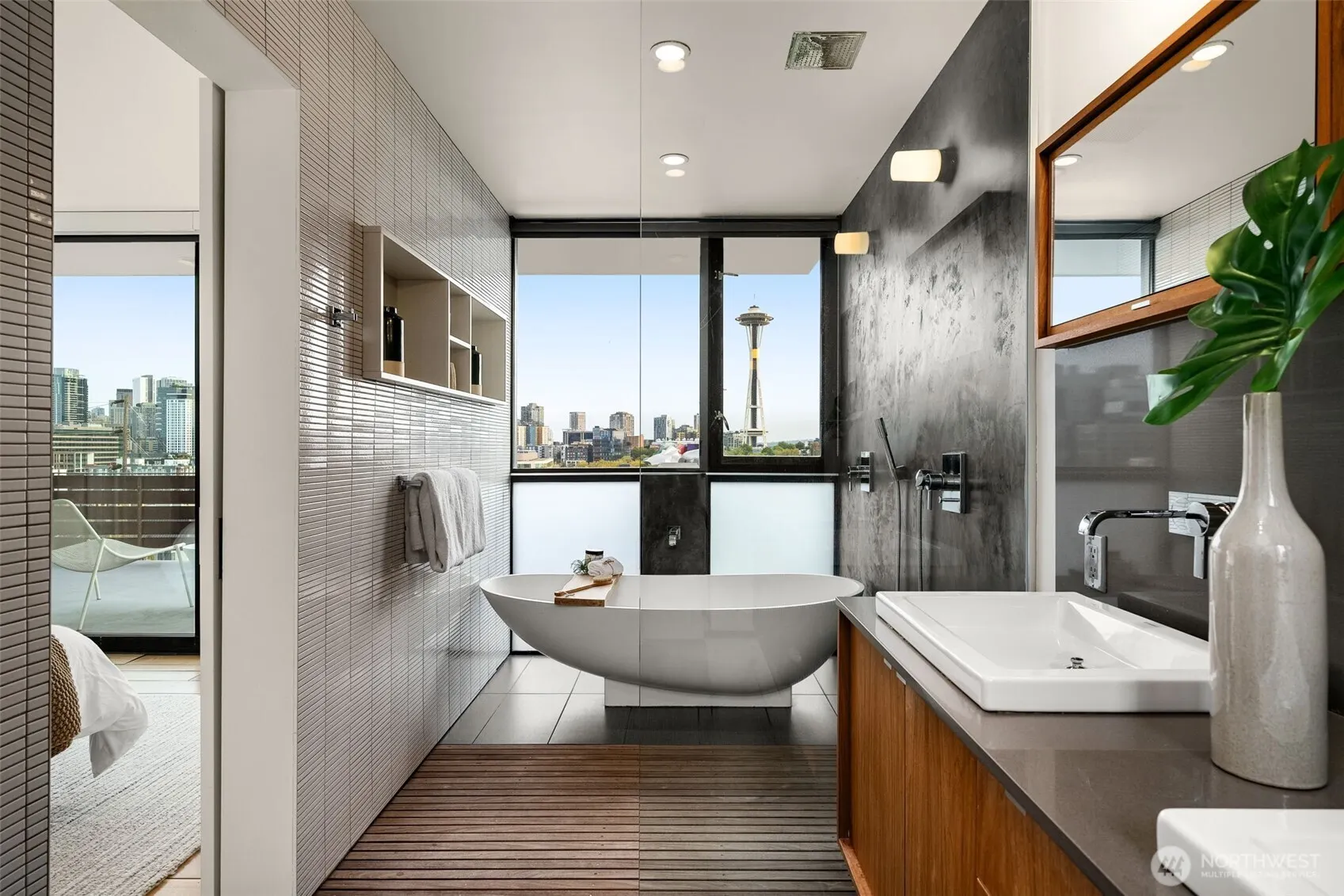 417 Ward Street , Seattle, WA 98109