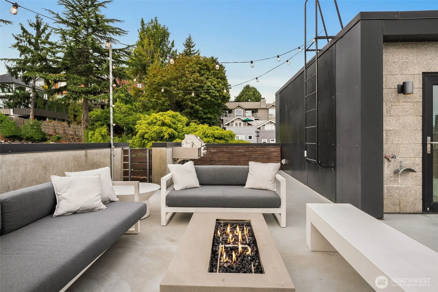 417 Ward Street , Seattle, WA 98109