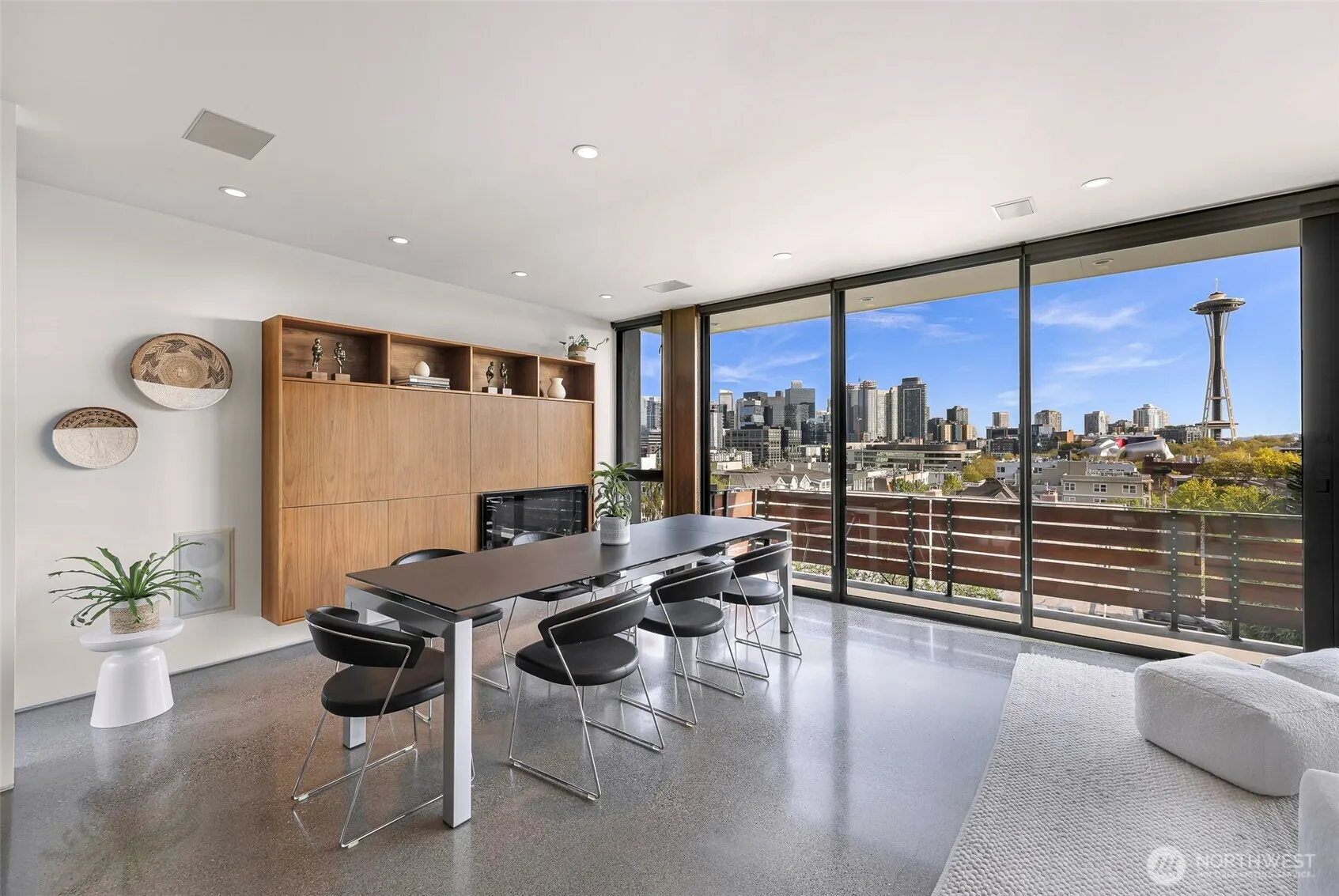 417 Ward Street , Seattle, WA 98109