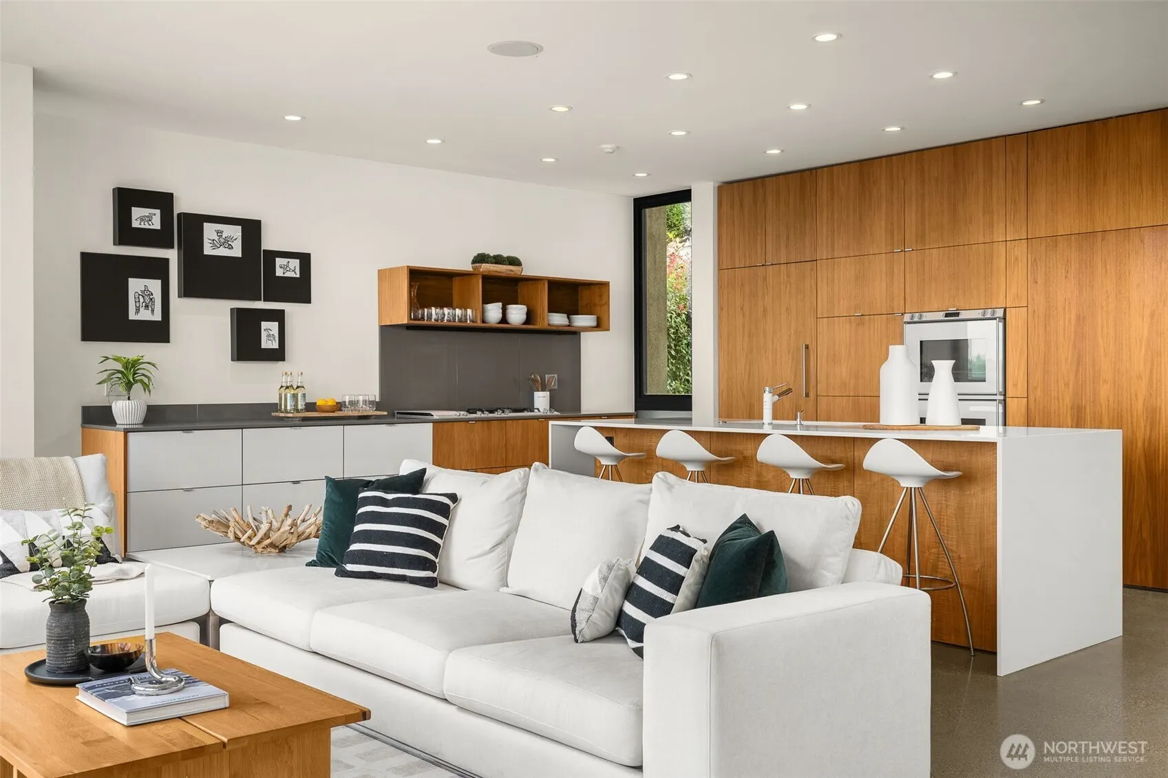 417 Ward Street , Seattle, WA 98109