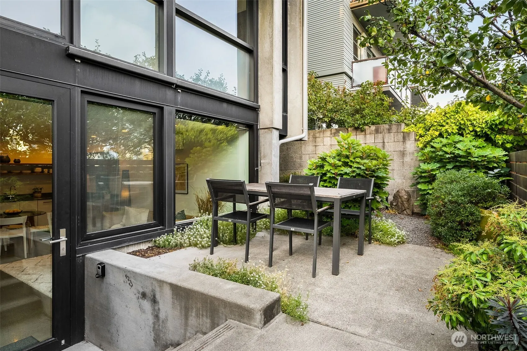 417 Ward Street , Seattle, WA 98109
