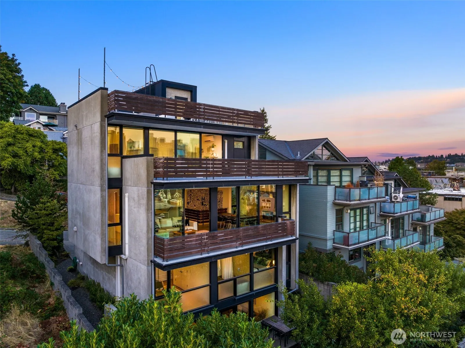 417 Ward Street , Seattle, WA 98109
