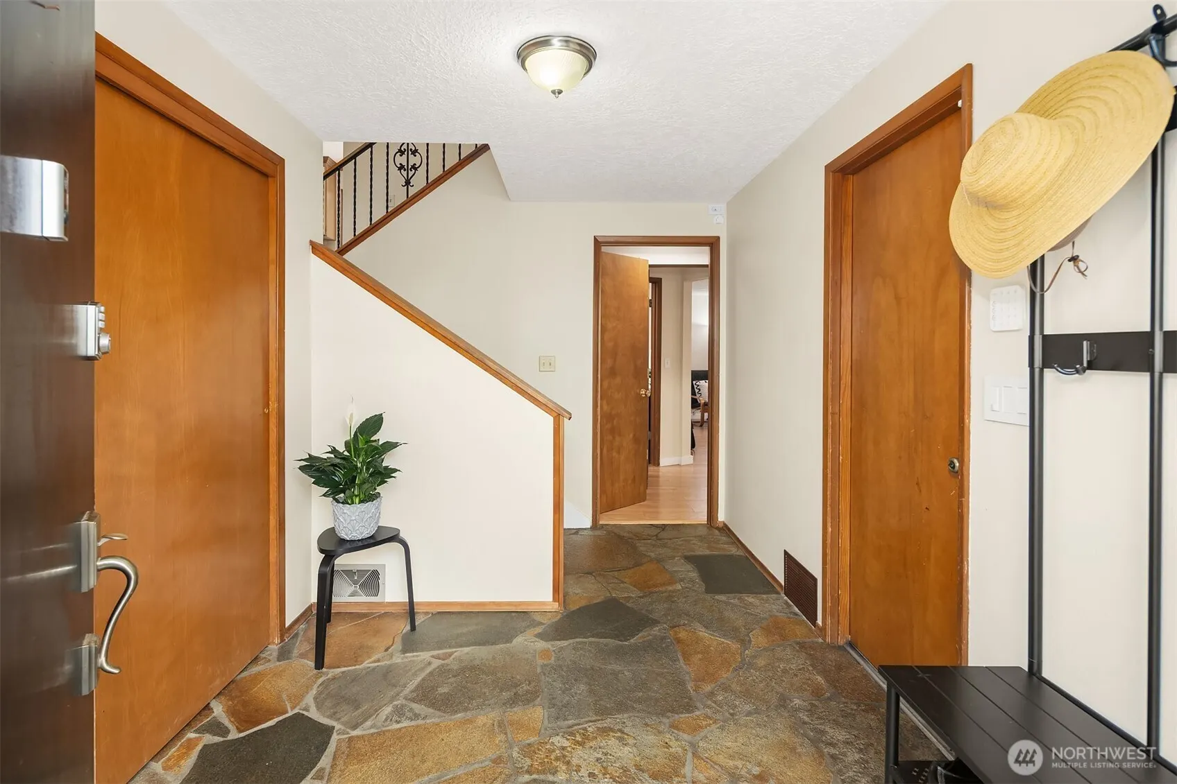1711 NE 104th Street , Seattle, WA 98125