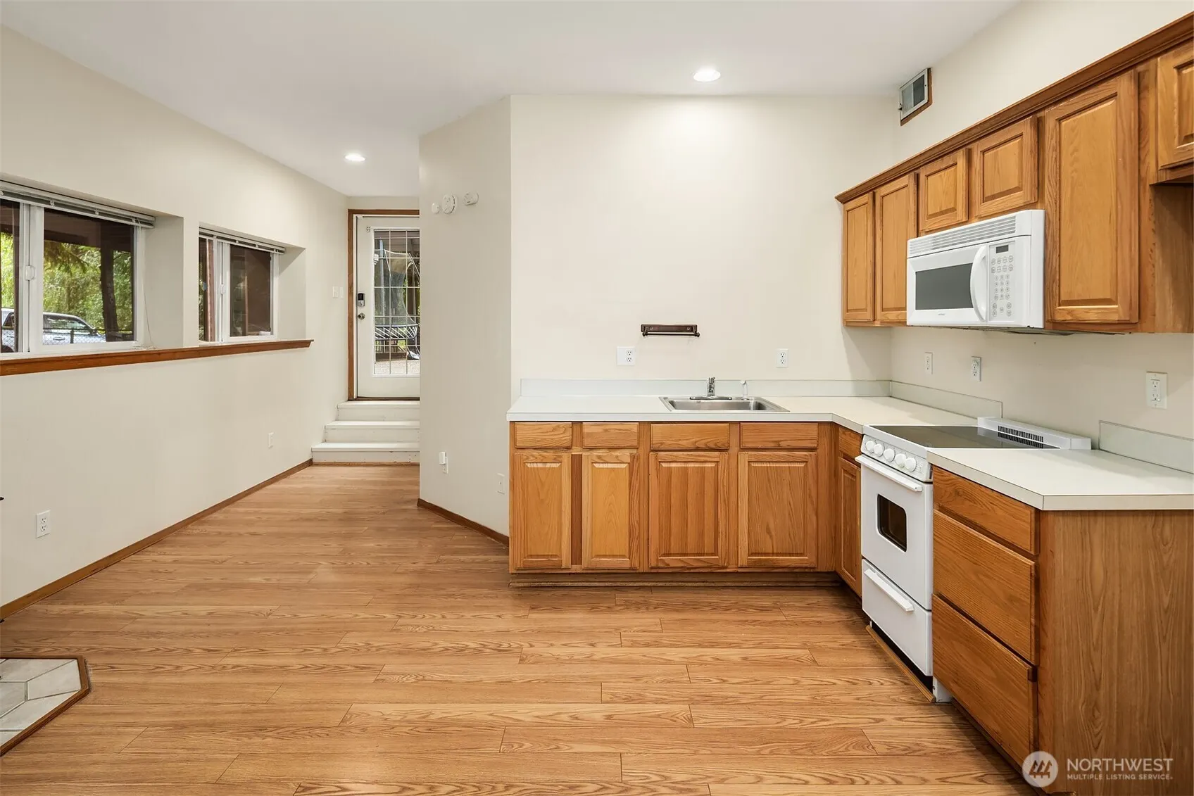 1711 NE 104th Street , Seattle, WA 98125