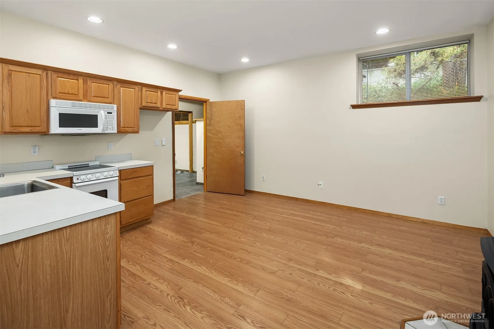 1711 NE 104th Street , Seattle, WA 98125