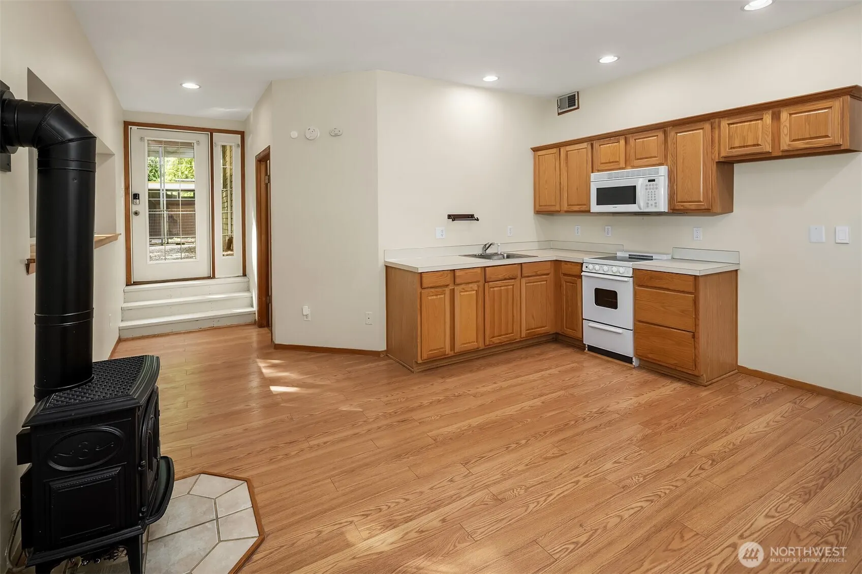 1711 NE 104th Street , Seattle, WA 98125