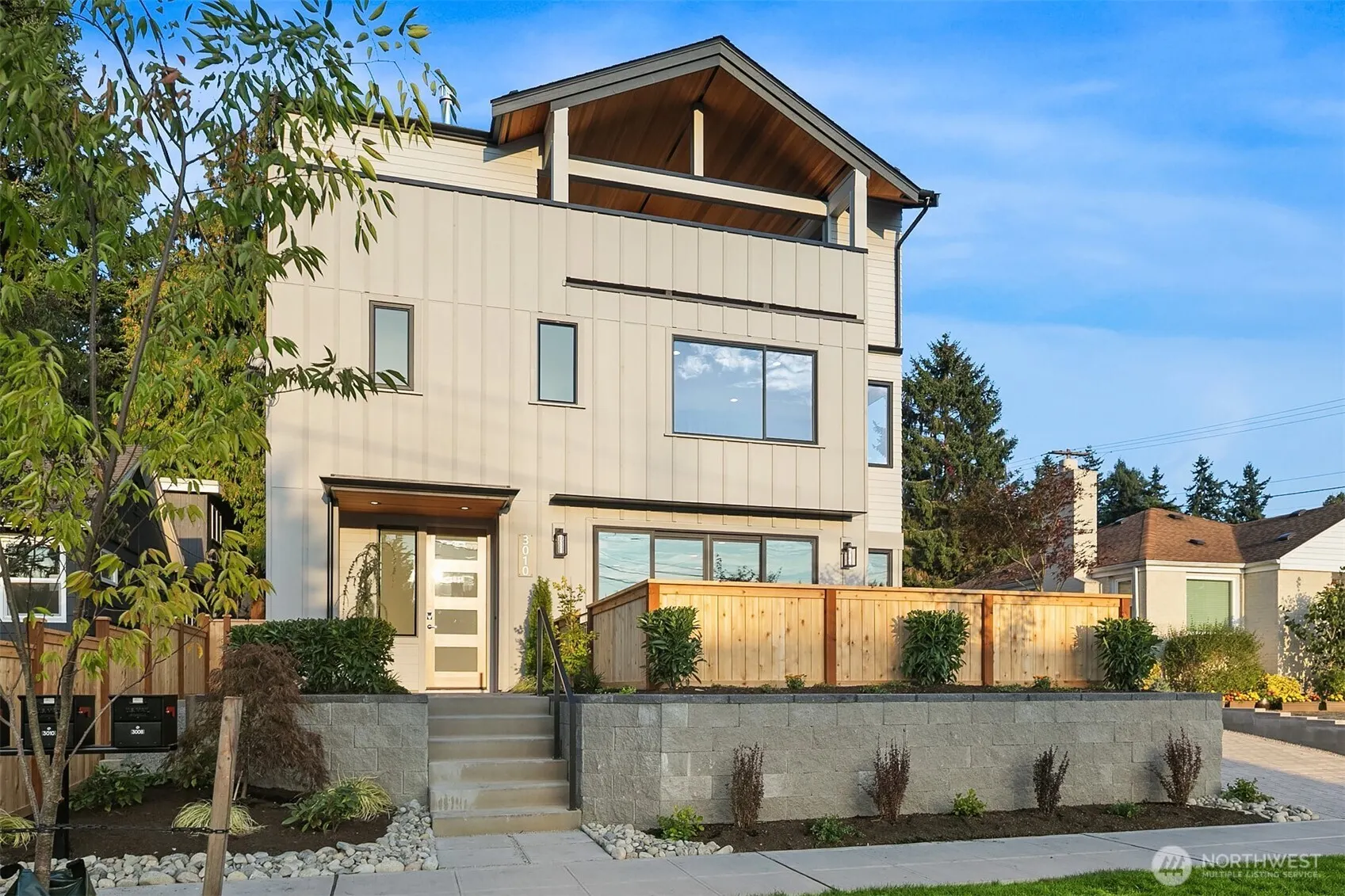 3010 32nd Avenue W, Seattle, WA 98119