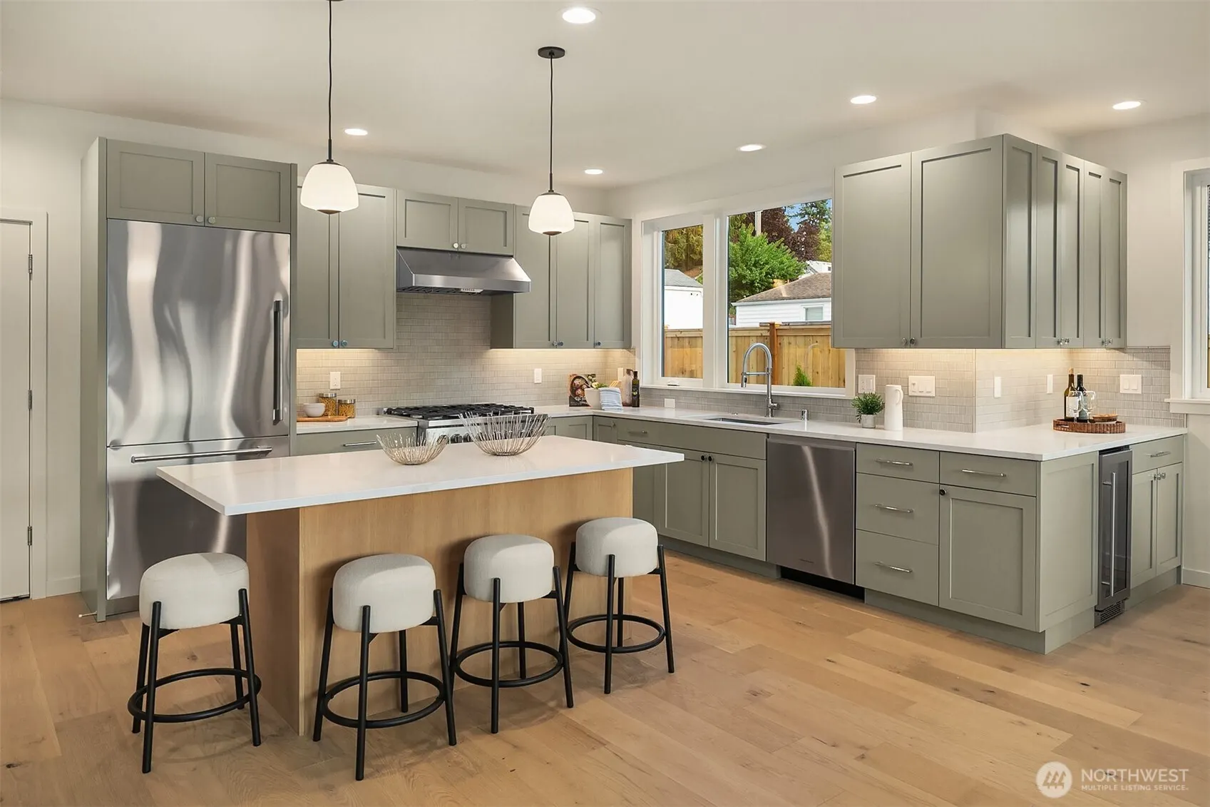 3010 32nd Avenue W, Seattle, WA 98119
