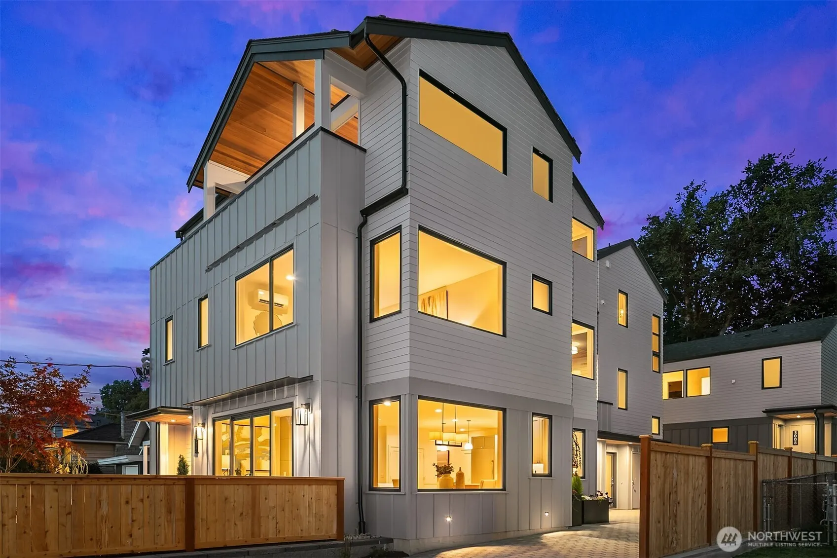 3010 32nd Avenue W, Seattle, WA 98119