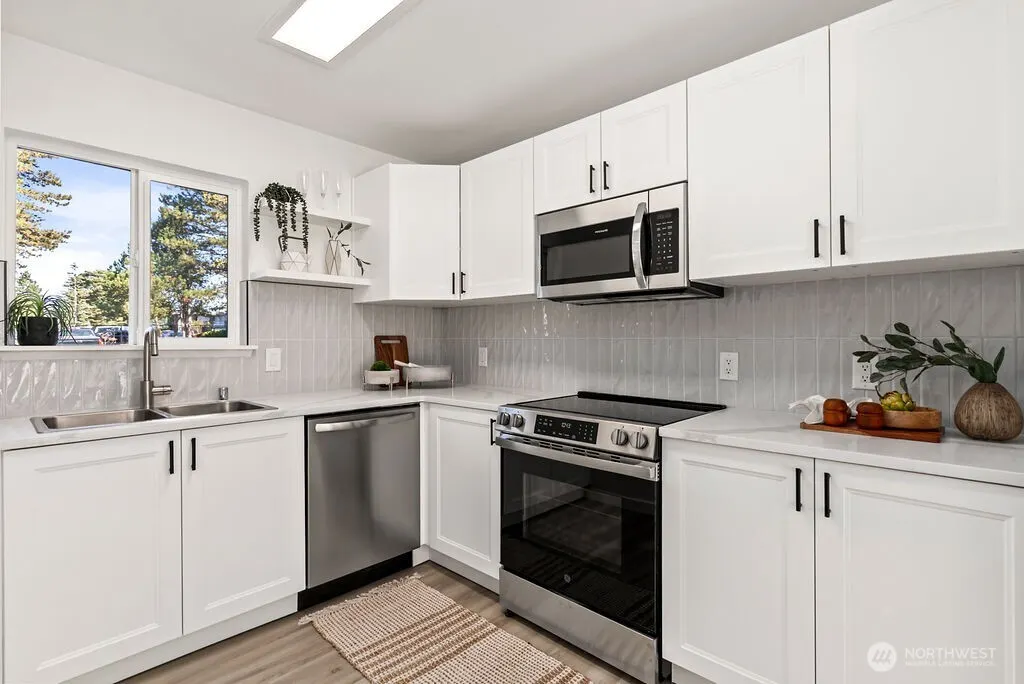 25416 106th Avenue NW #D4, Kent, WA 98030