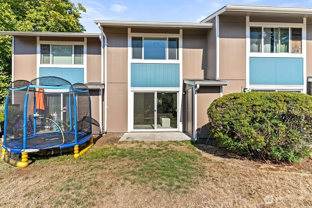 25416 106th Avenue NW #D4, Kent, WA 98030