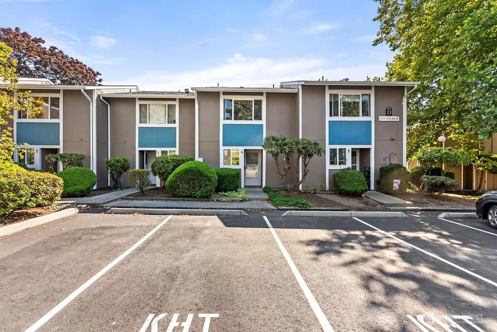 25416 106th Avenue NW #D4, Kent, WA 98030
