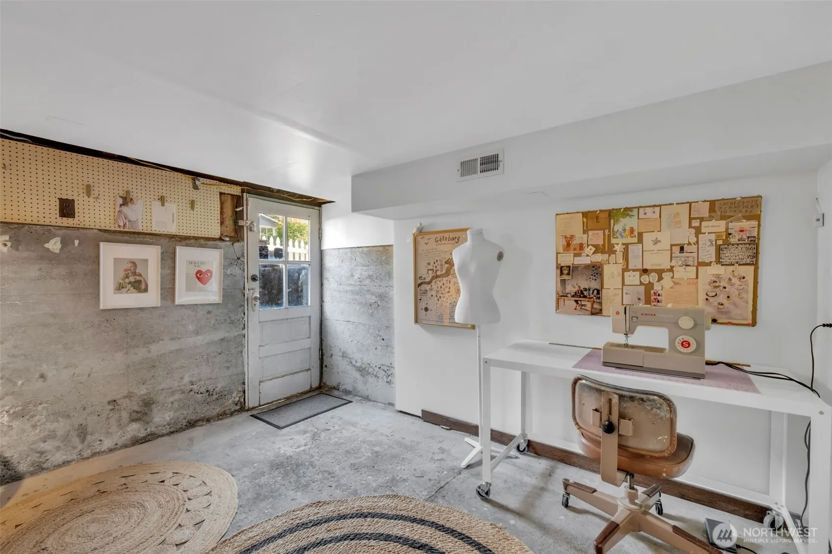 5232 S Holly Street , Seattle, WA 98118