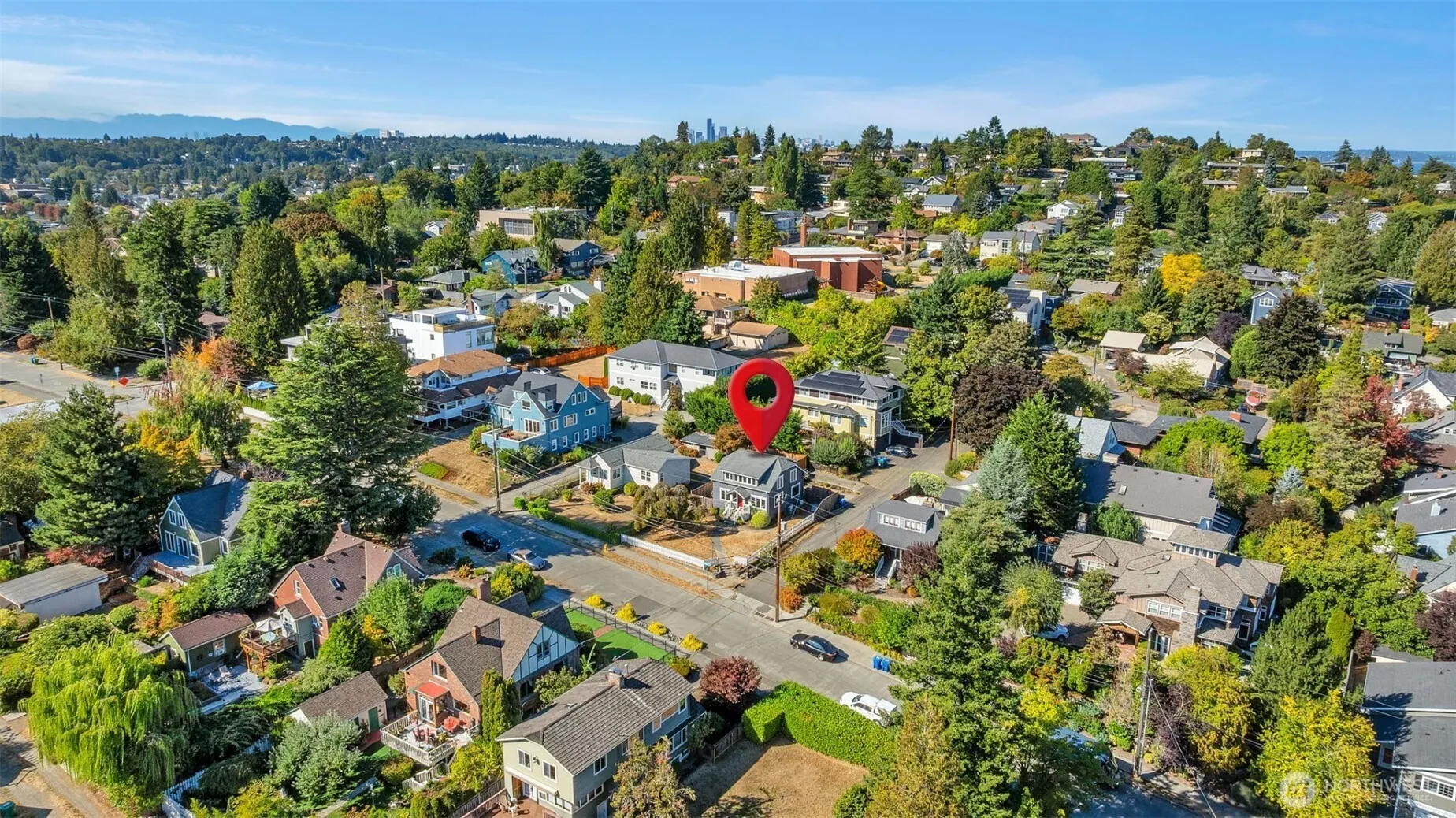 5232 S Holly Street , Seattle, WA 98118