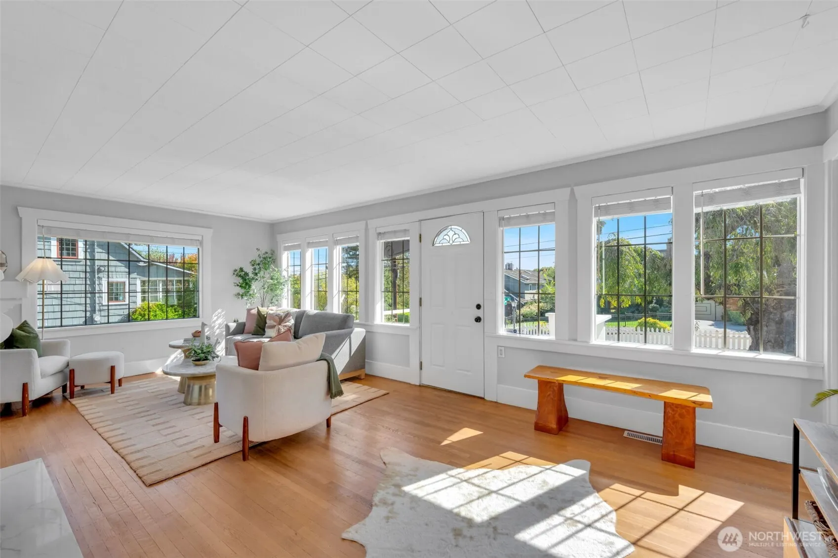 5232 S Holly Street , Seattle, WA 98118