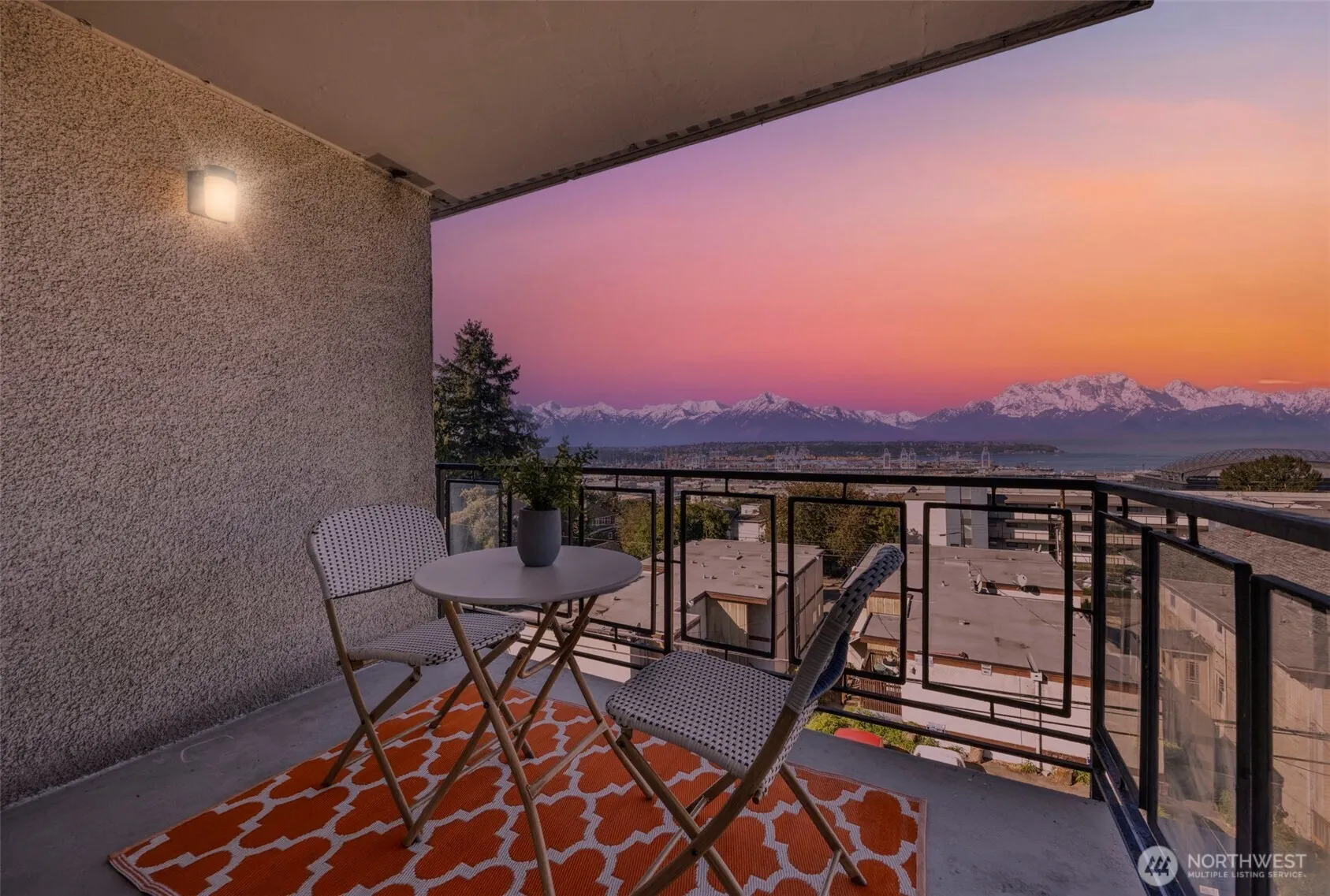 1723 13th Avenue S #404, Seattle, WA 98144