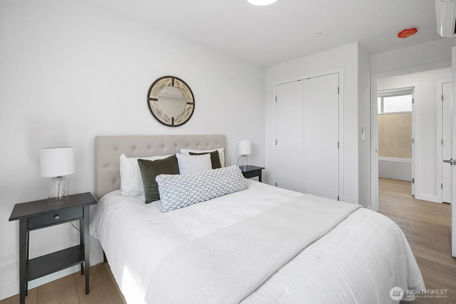 8833 B Wallingford Avenue N, Seattle, WA 98103