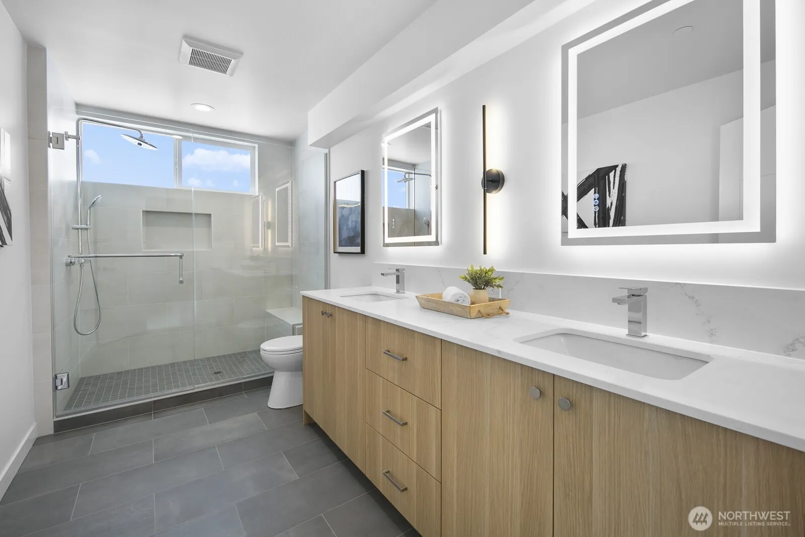 8833 B Wallingford Avenue N, Seattle, WA 98103