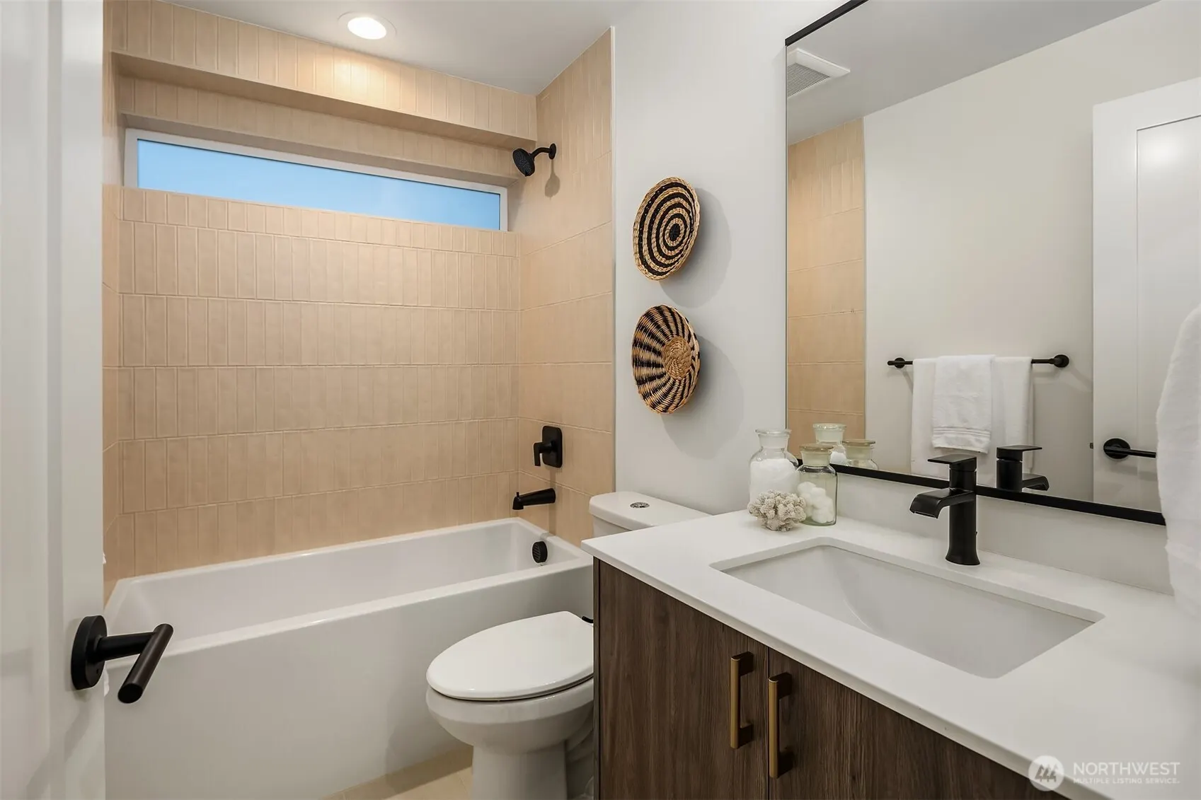 2214 Broadway E #B, Seattle, WA 98102