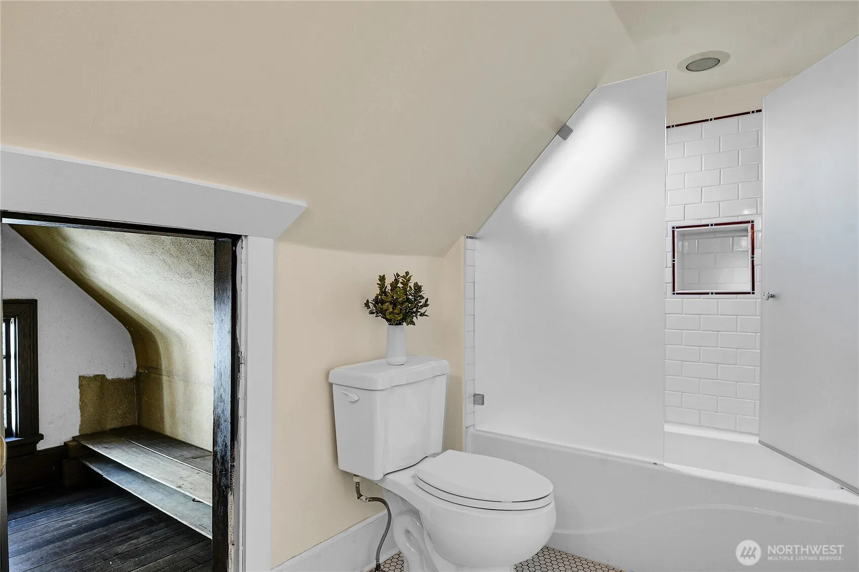 916 20th Avenue E, Seattle, WA 98112