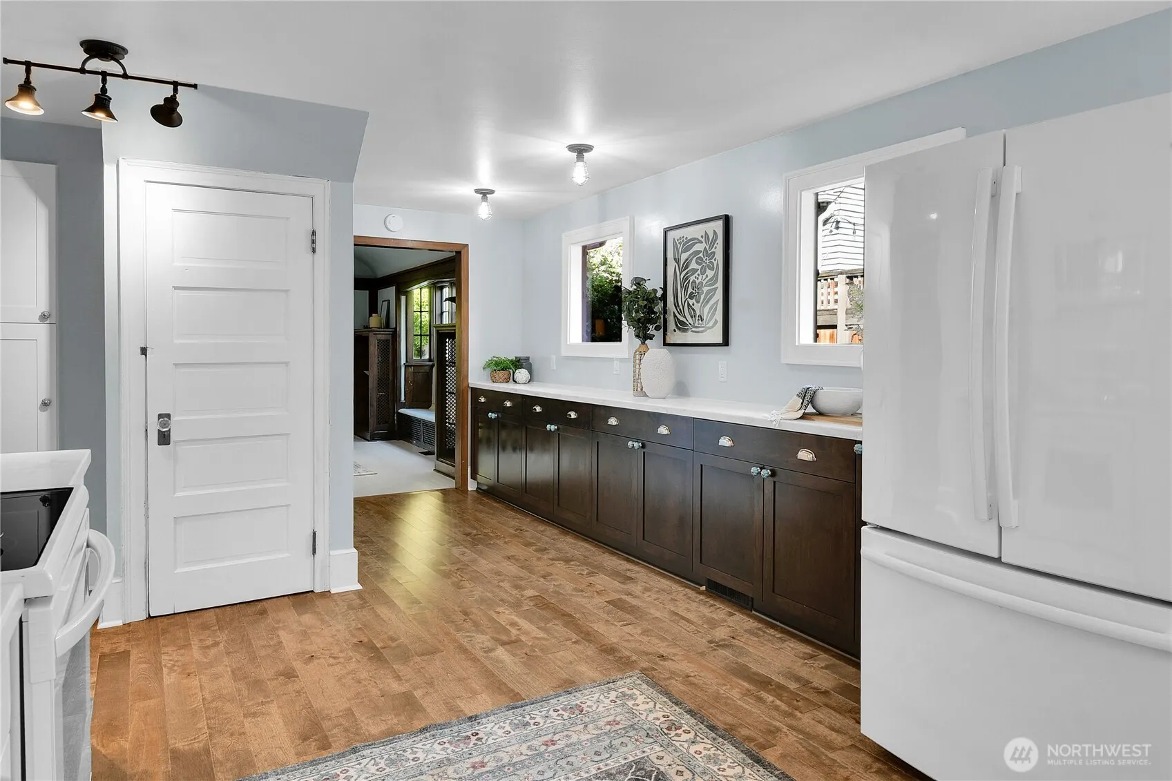 916 20th Avenue E, Seattle, WA 98112