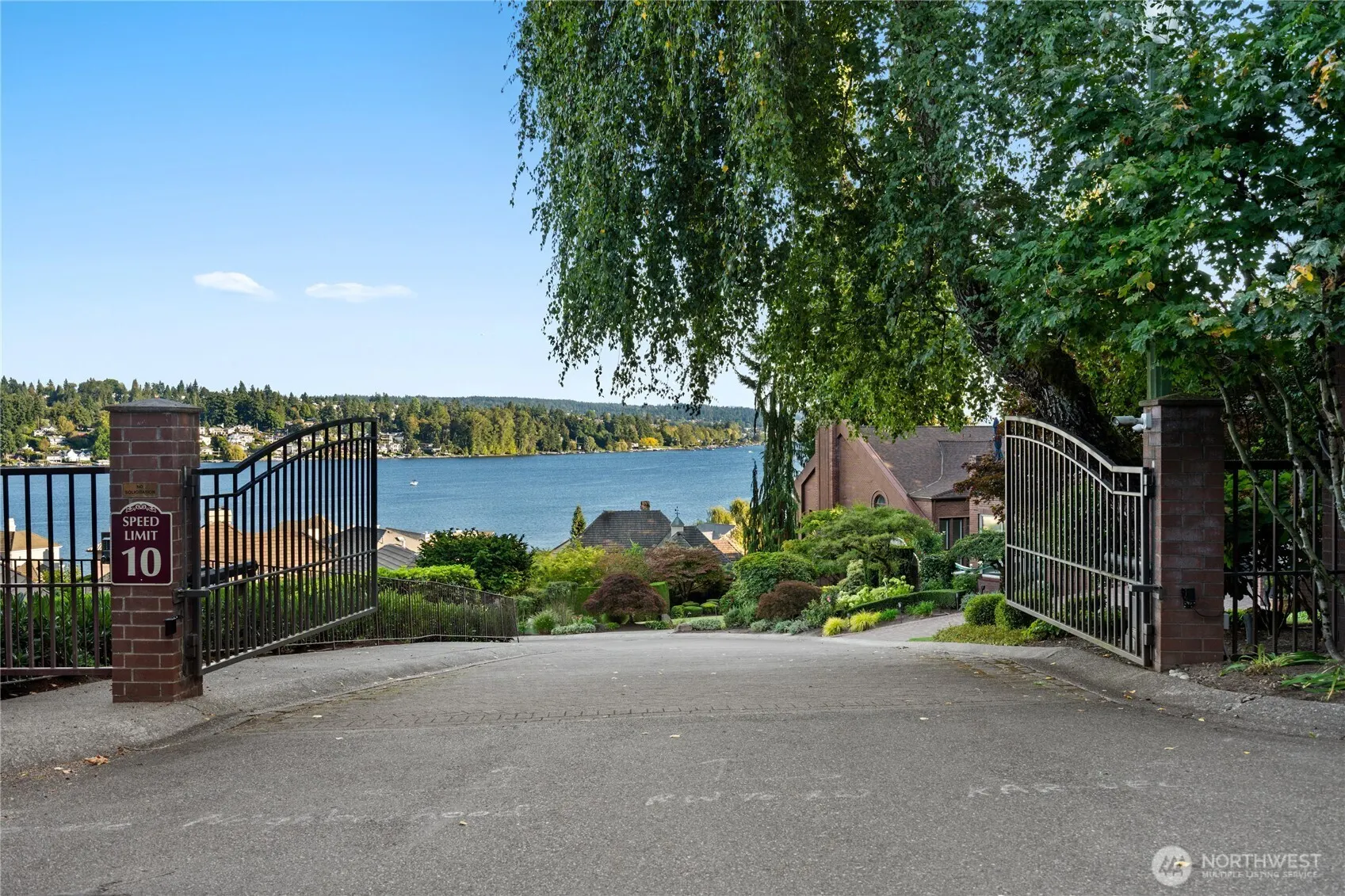 10939 84th Place NE, Kirkland, WA 98034