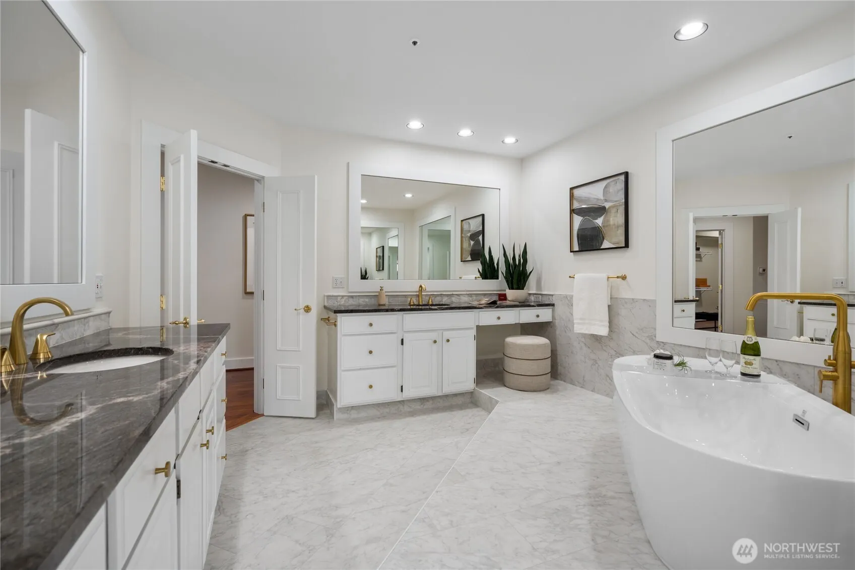 10939 84th Place NE, Kirkland, WA 98034