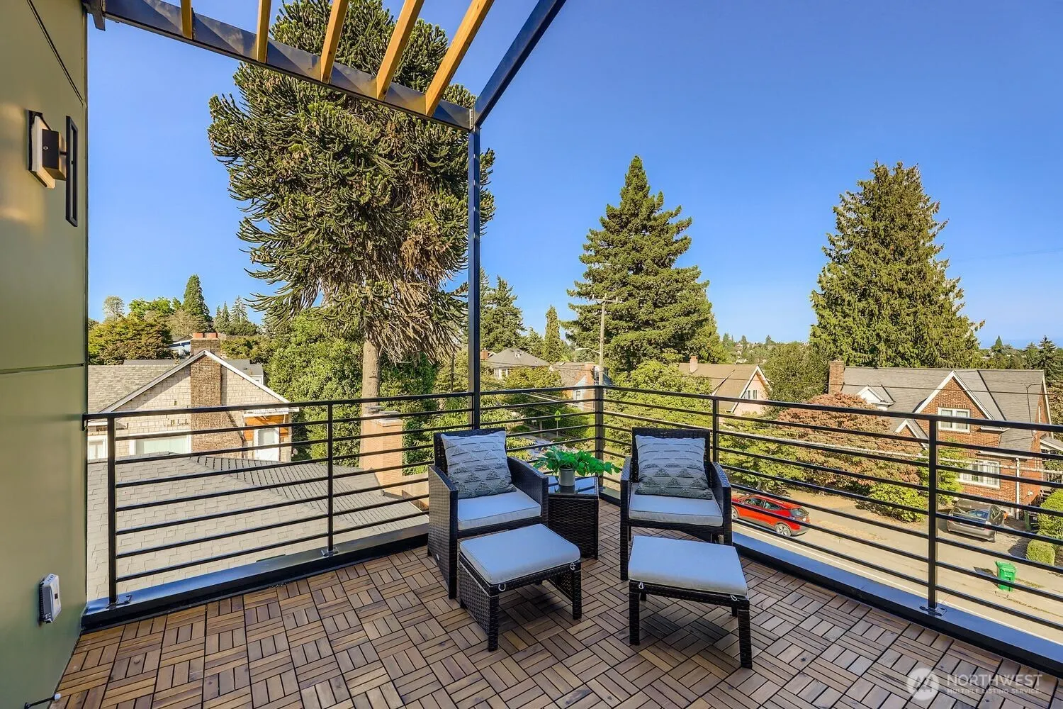 5717 35th Avenue NE #B, Seattle, WA 98105